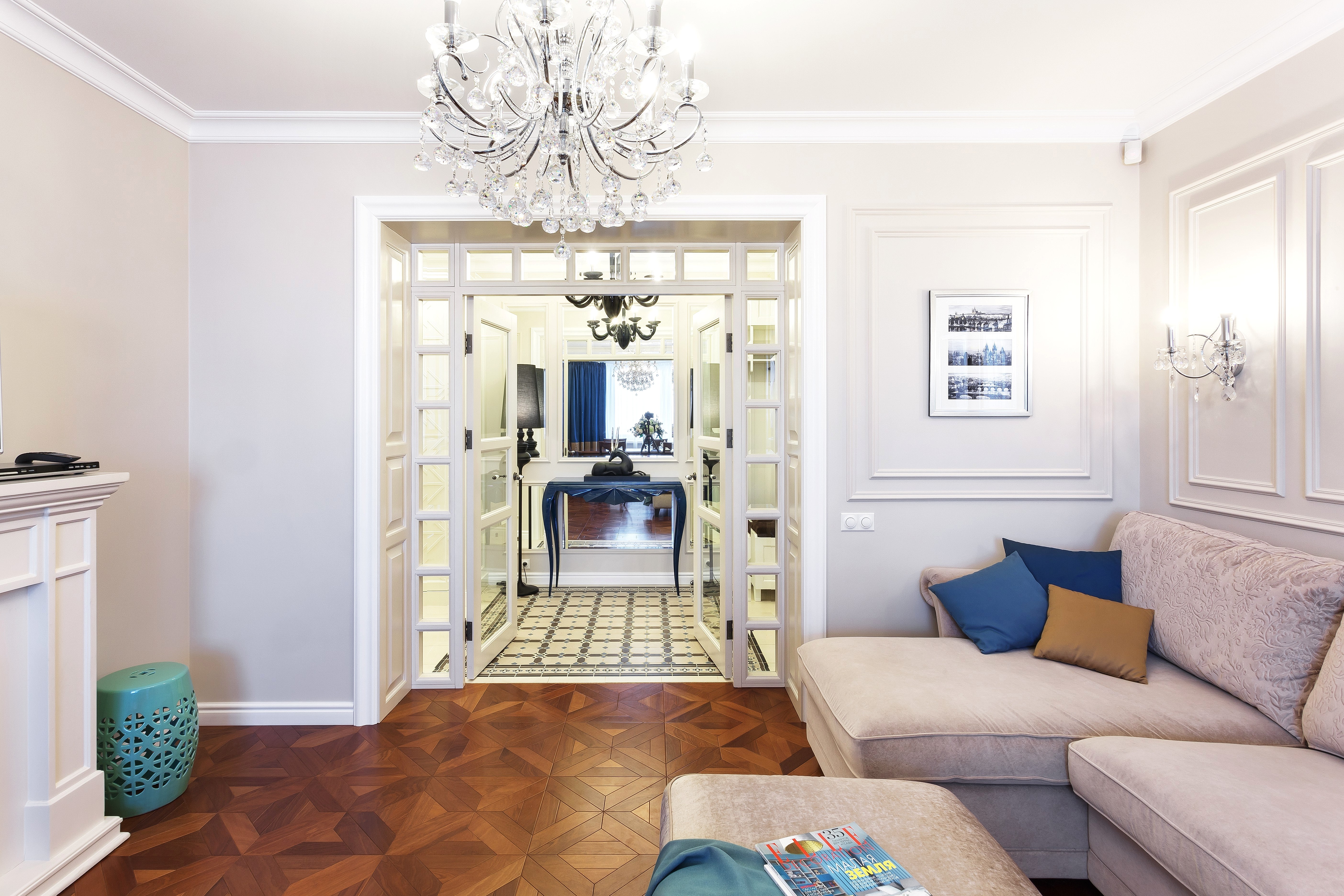 Гостиная. После